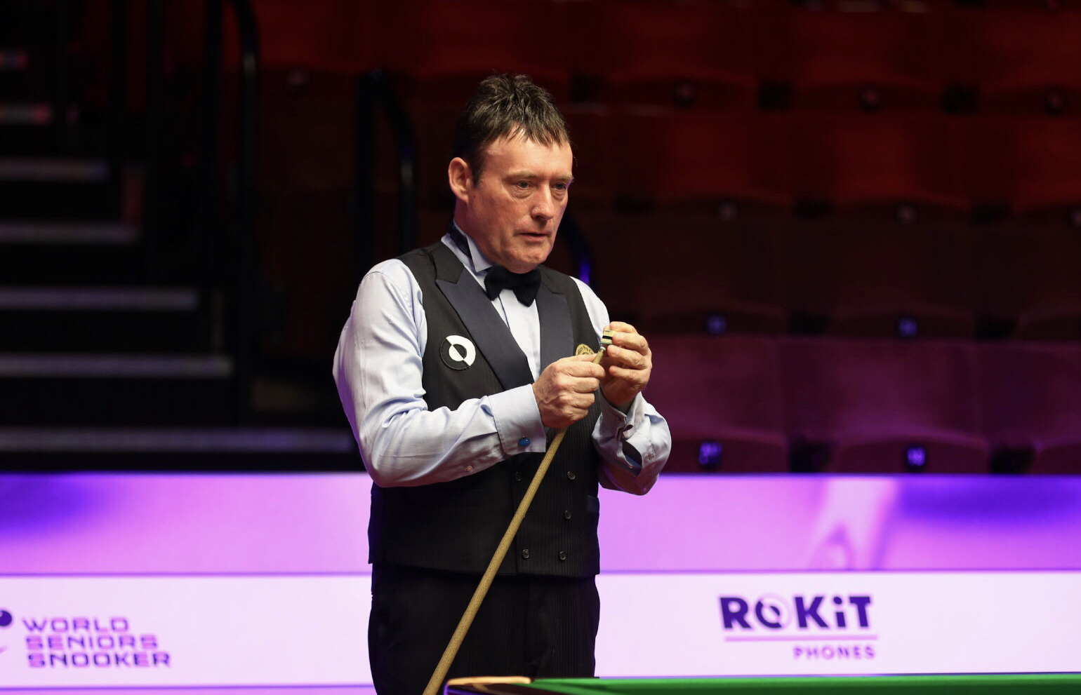 他们在背后 他们在背后